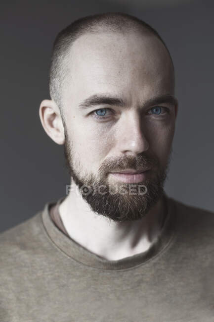 Portrait of a man with a beard — Stock Photo