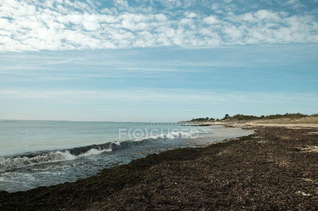 Empty beach, Ile de Re, Nouvelle-Aquitaine, France — Stock Photo