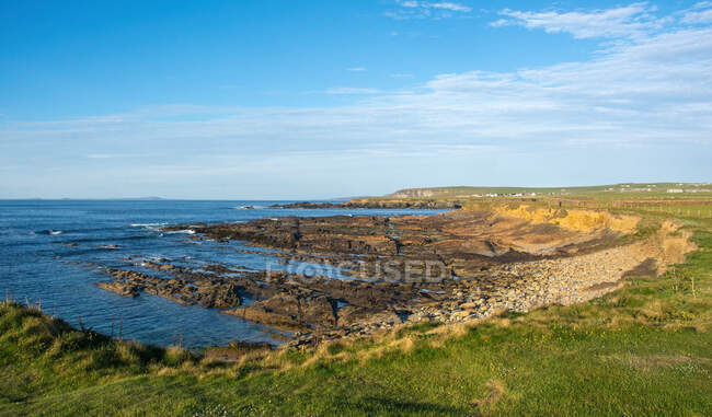 Coastal landscape at sunset, Orkney Islands, Scotland, UK — Stock Photo
