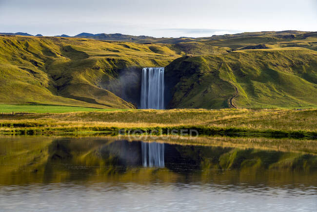 Vista da cachoeira Skagafoss, Islândia — Fotografia de Stock