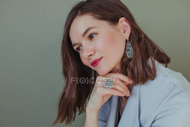 Portrait of beautiful young woman with vintage accessories — Stock Photo
