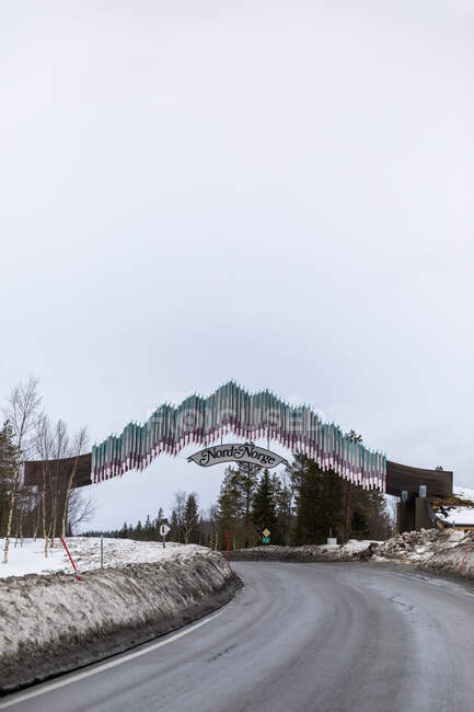 Nord Noruega sinal de entrada sobre uma estrada, Nordland, Noruega — Fotografia de Stock