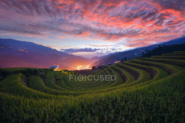Reisterrassenfelder bei Sonnenuntergang, Mu Cang Chai, Yen Bai, Vietnam — Stockfoto