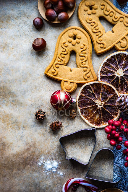 Christmas baking concept with gingerbread cookies and spices — Stock Photo