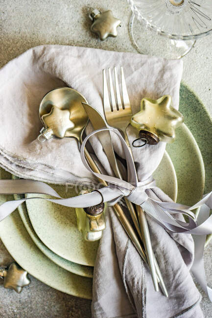 Monochrome Christmas dinner table setting in grey color — Stock Photo
