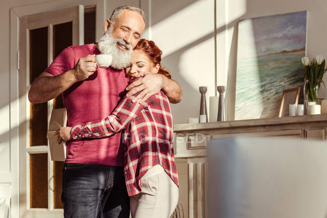 Feliz casal maduro — Fotografia de Stock