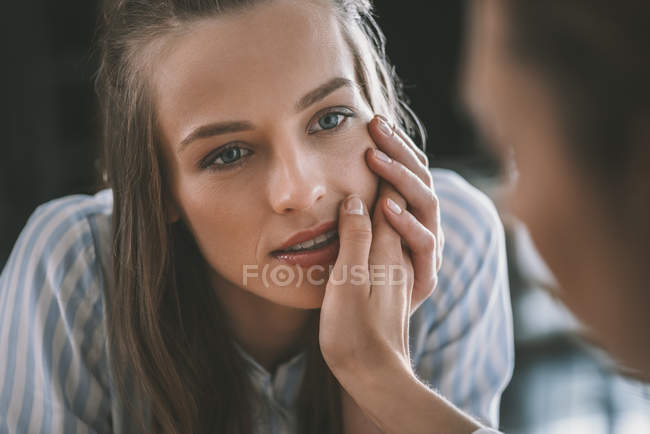 Mulher macia bonita — Fotografia de Stock