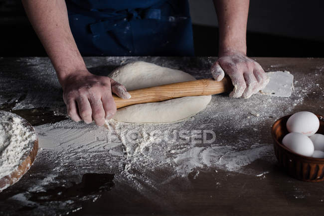 Panettiere pasta rotolante — Foto stock